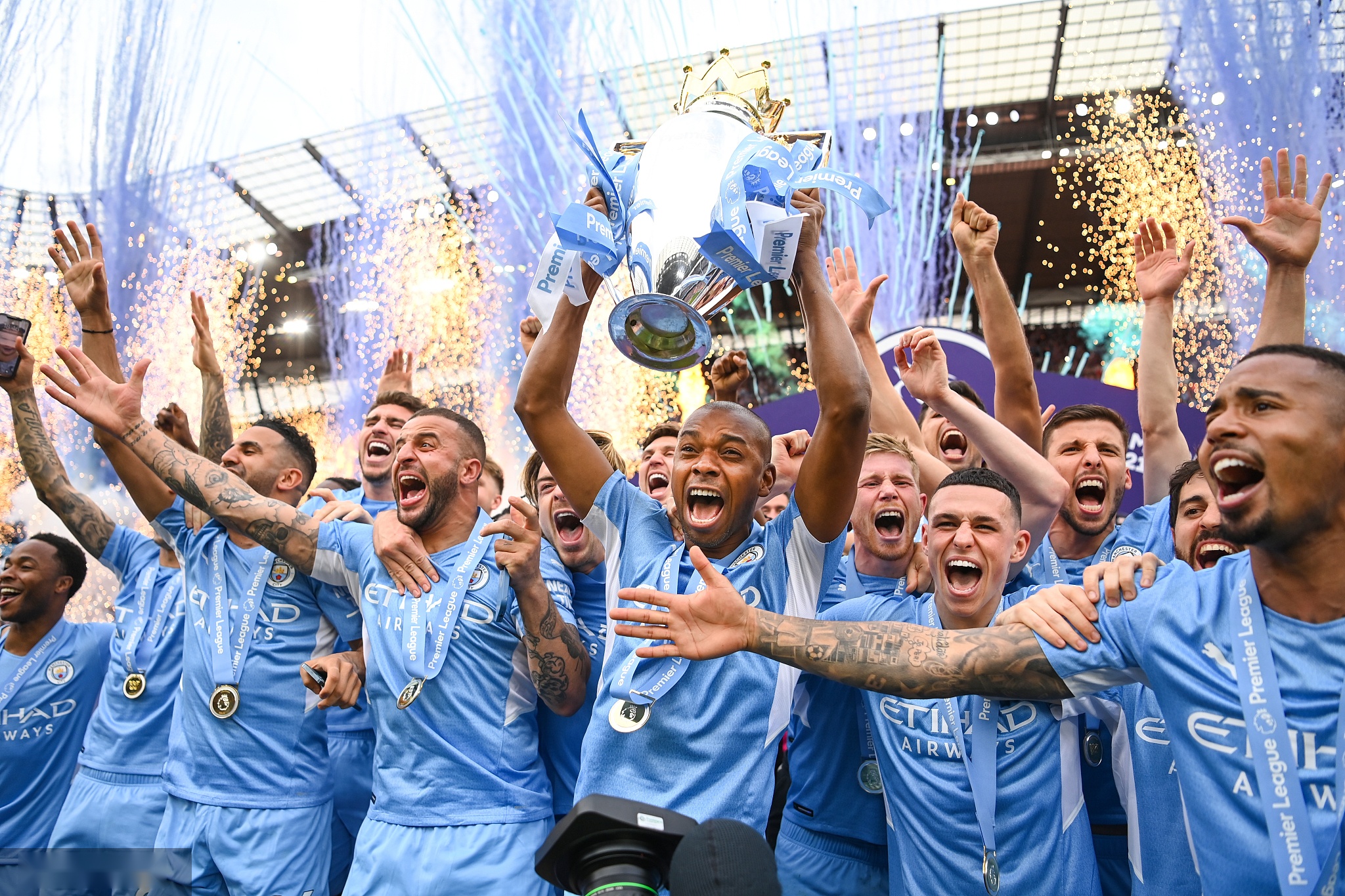 更是整个球 更是整个球